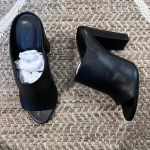 VINCE. Mule Heel sz 7M